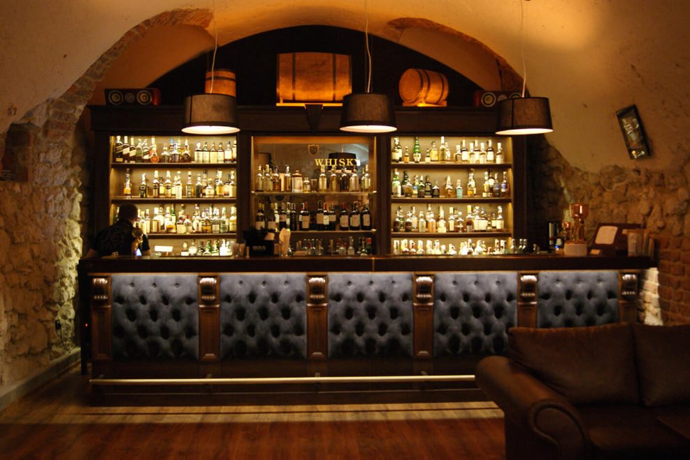 Silver Whisky Pub