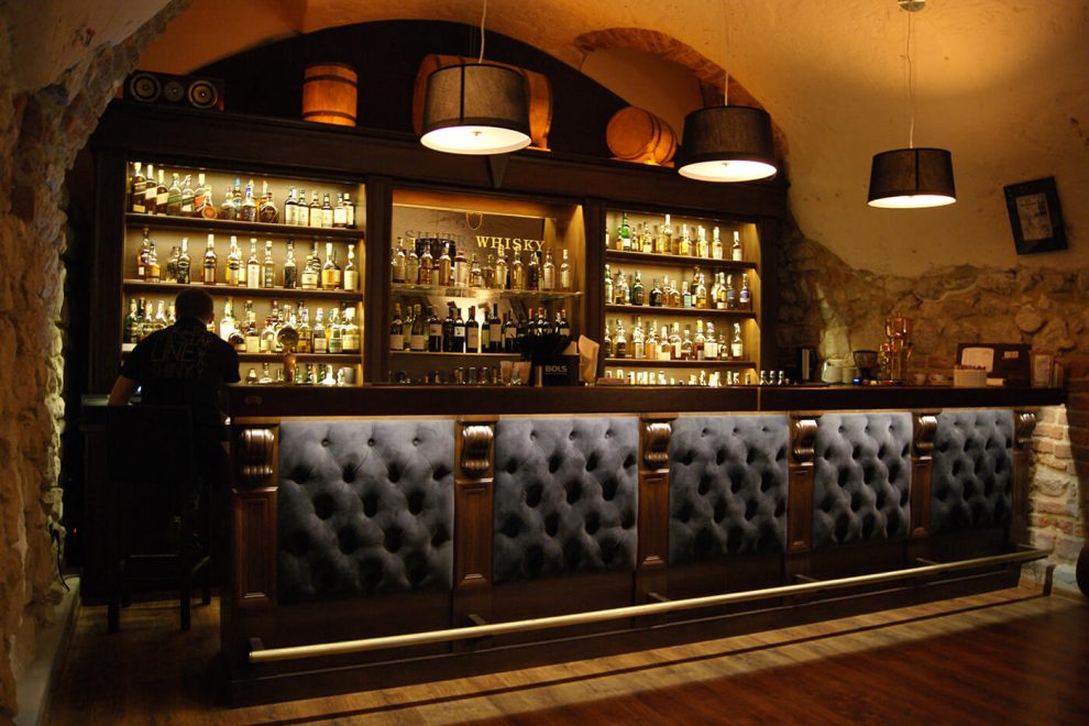 Silver Whisky Pub