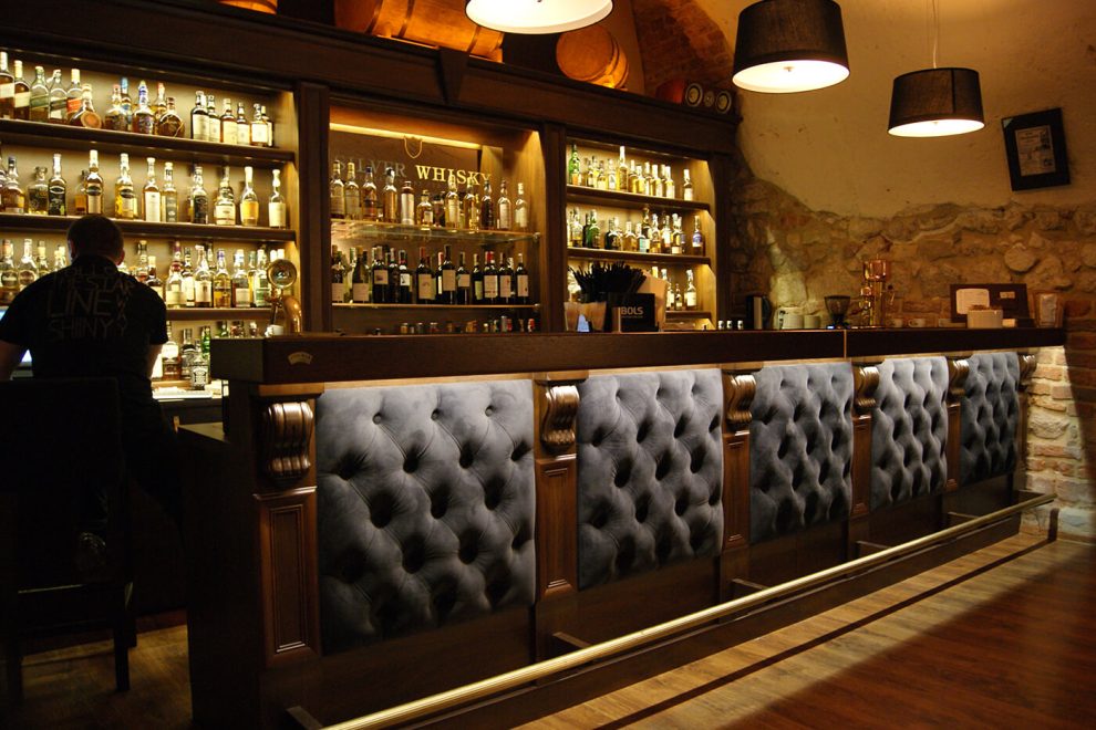 Silver Whisky Pub