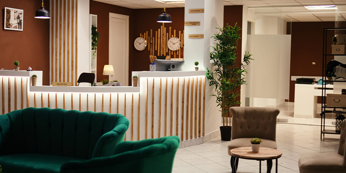 Meble do recepcji hotelowej Stolbar